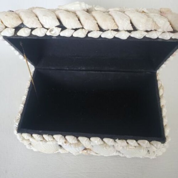Vintage Seashell Jewelry Trinket Box Beach House Black Velvet Lining - Picture 5 of 8